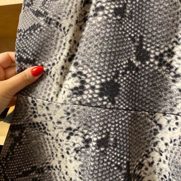 ELIZABETH AND JAMES DRESS - Picture 4 of 6